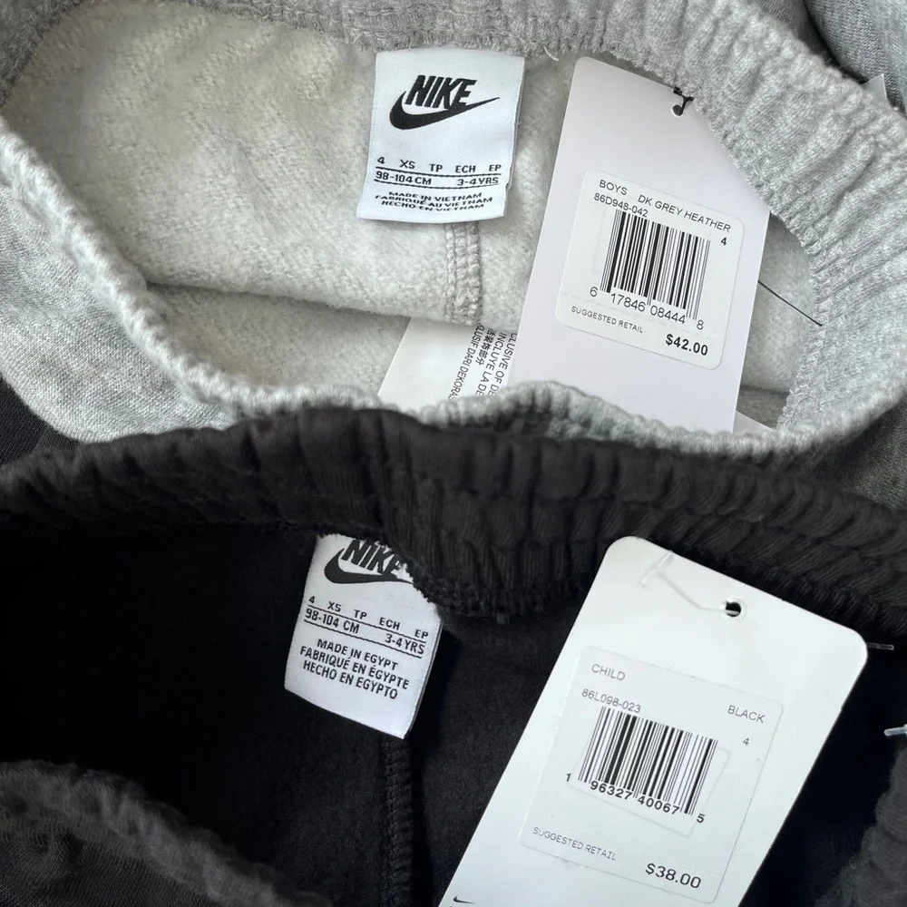 Nike Sweatpants Size XS Nike Joggers Size 4 Gray Black 86D948-042 86L098–02